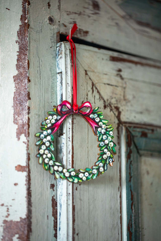 Mistletoe Garland ~ Hanging Wooden Decoration