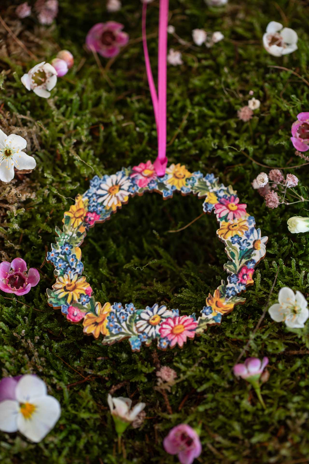 Daisy Garland ~ Mini Hanging Wooden Decoration