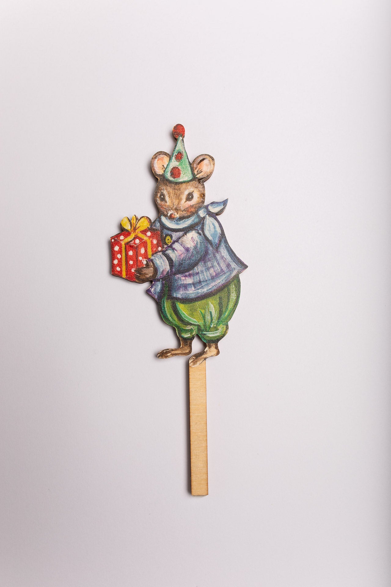 Little Mouse with Gift ~ Wooden Cake Topper