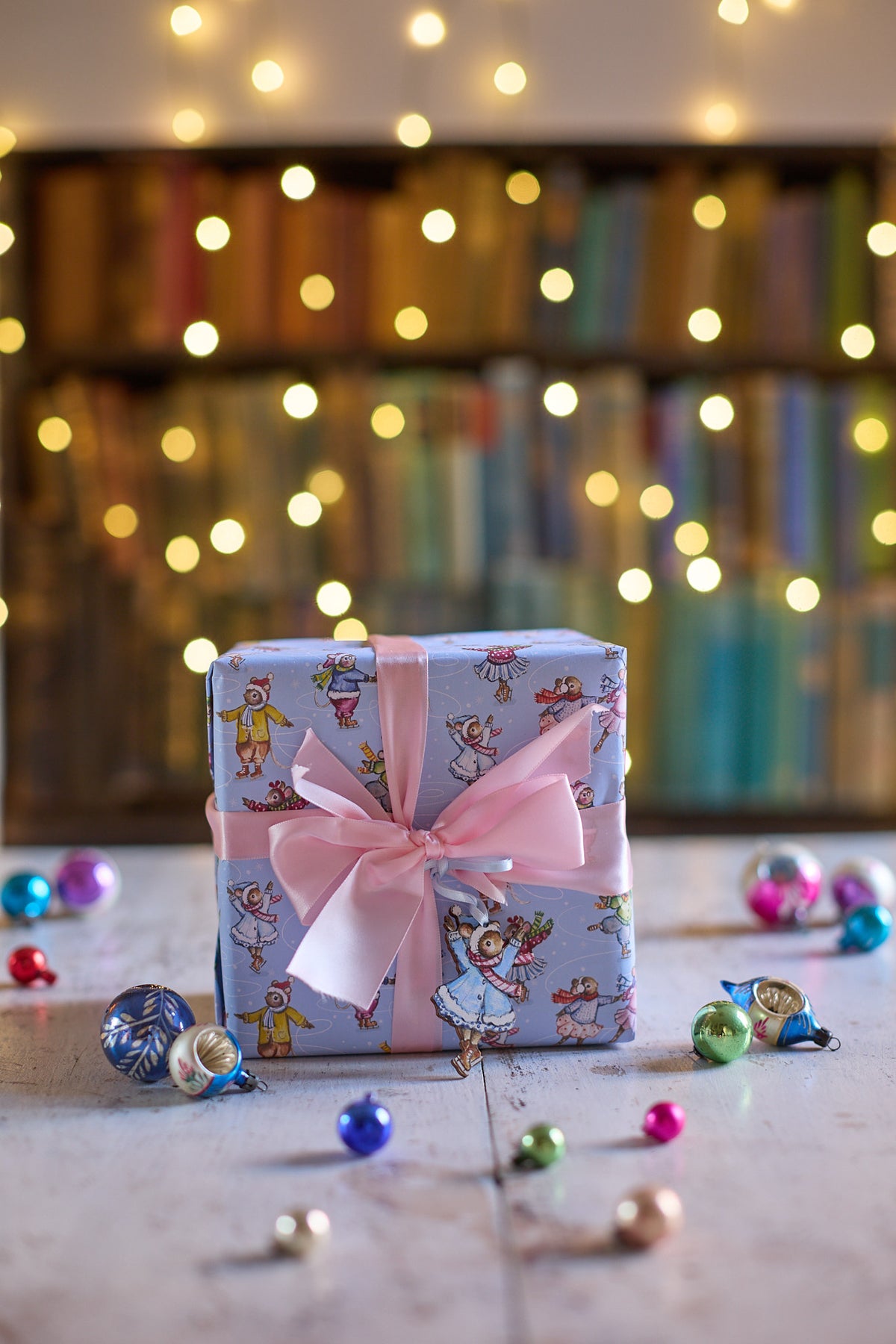 Skating Mice ~Deluxe Wrapping Paper